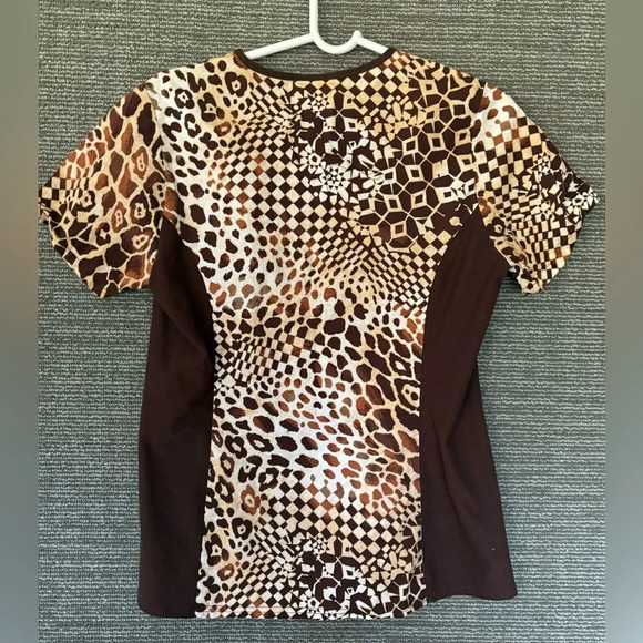 Cheetah Print Scrub Top Size Small - Picture 2 of 3